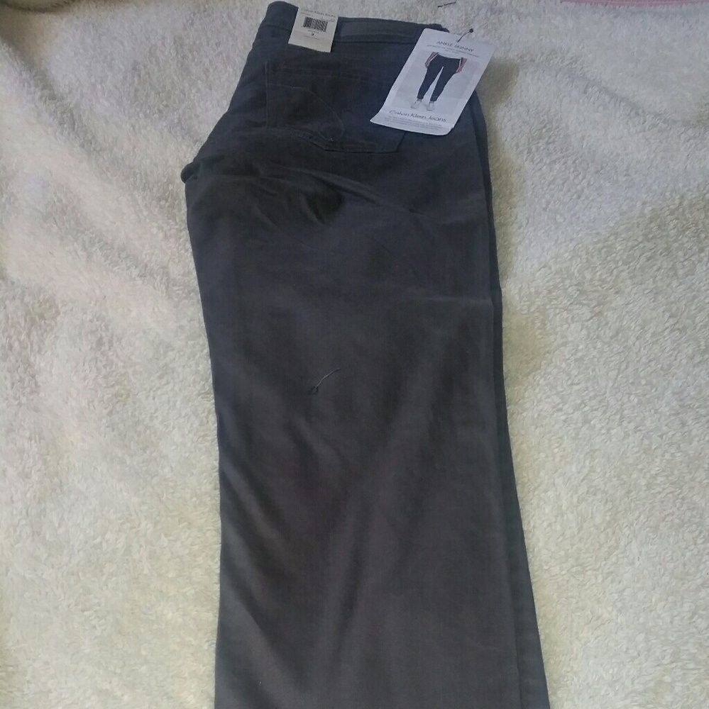 Calvin Klein Jeans - Picture 2 of 5